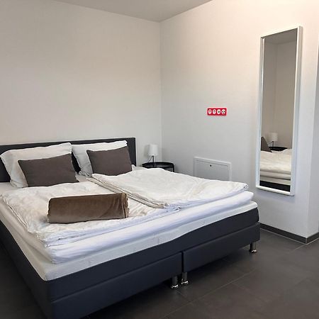 Ferienzimmer Frank, Self-Check-In Nach 21Uhr Niederalteich Esterno foto