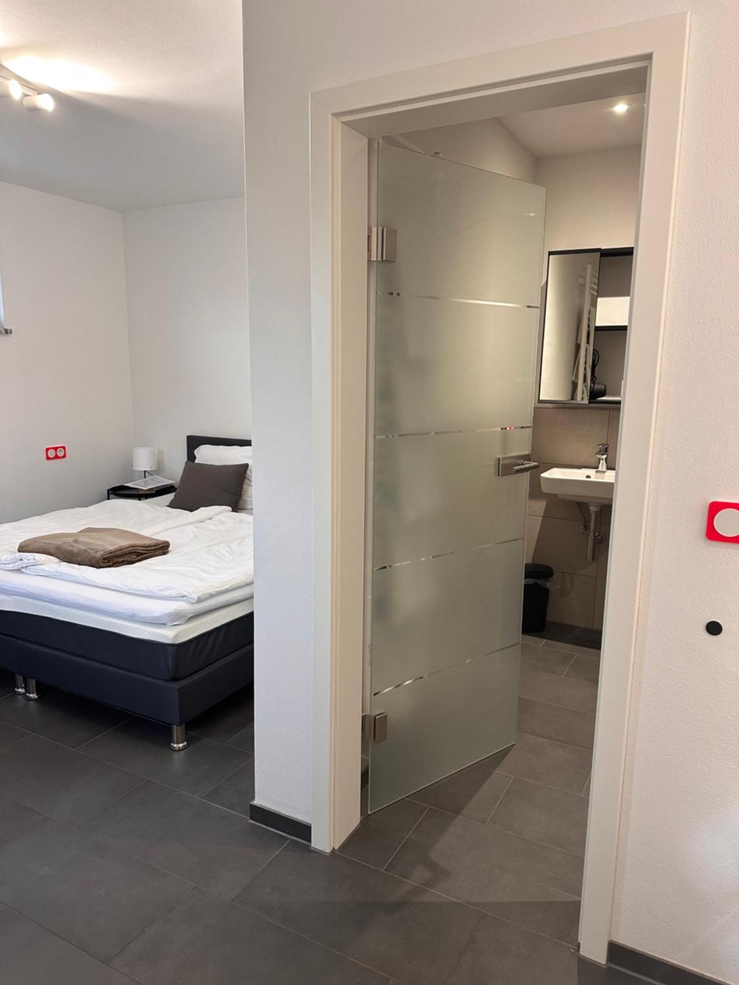 Ferienzimmer Frank, Self-Check-In Nach 21Uhr Niederalteich Esterno foto